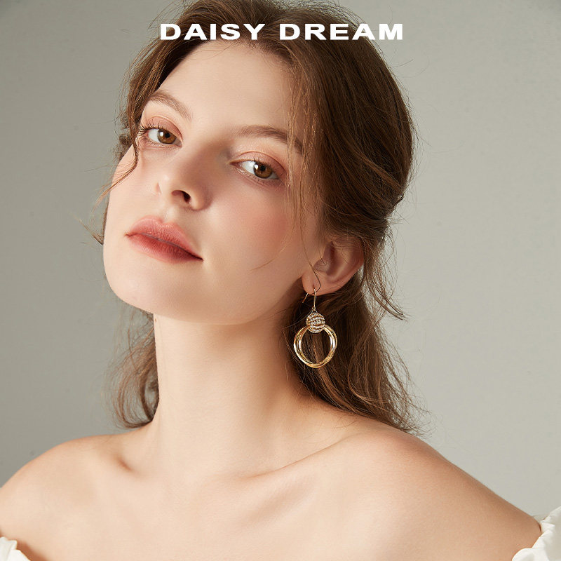 daisydream旗舰店的优惠券大全—圆圈大耳环女小众设计