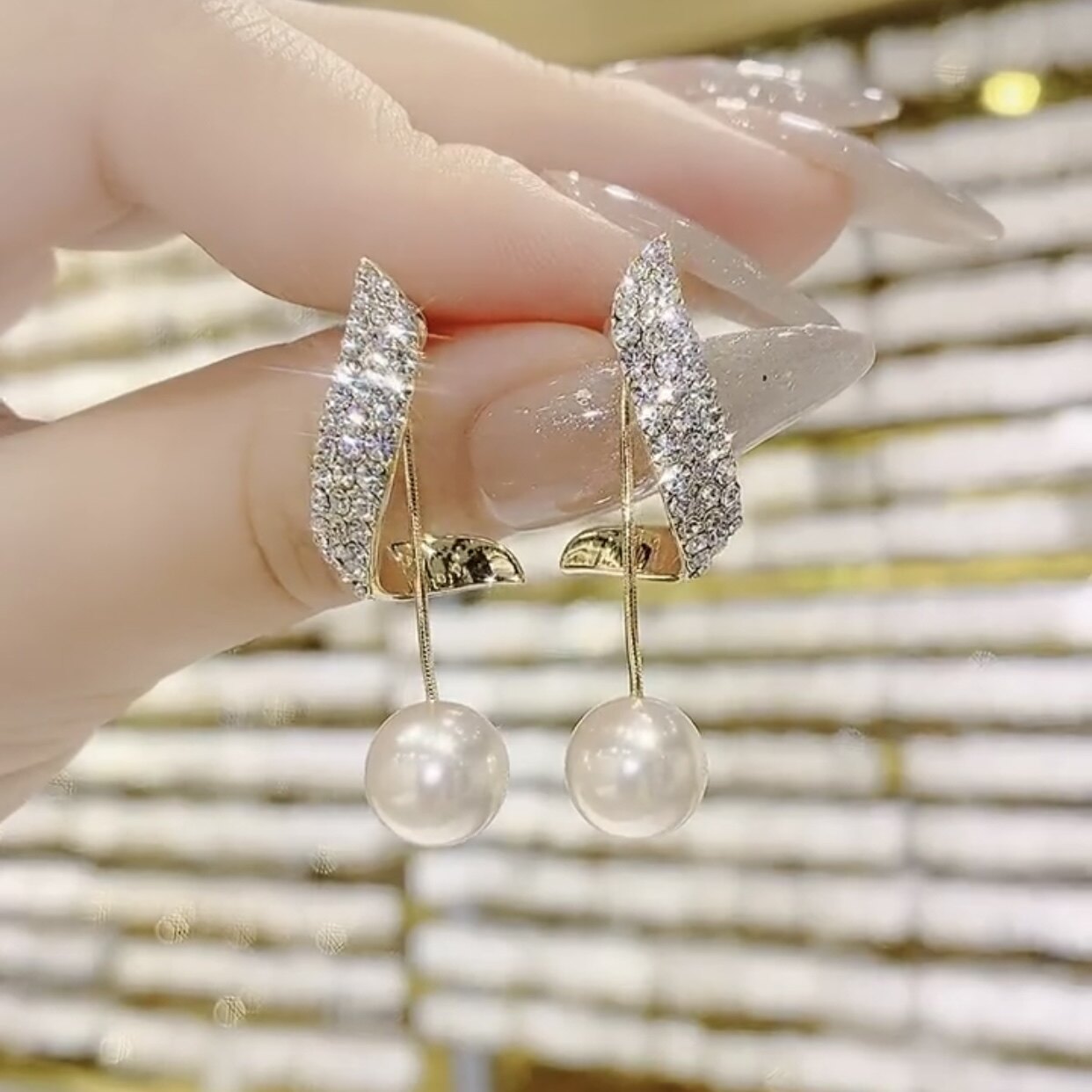 高级感珍珠耳环轻奢小众设计耳坠女秋季气质耳饰2021年新款潮耳钉