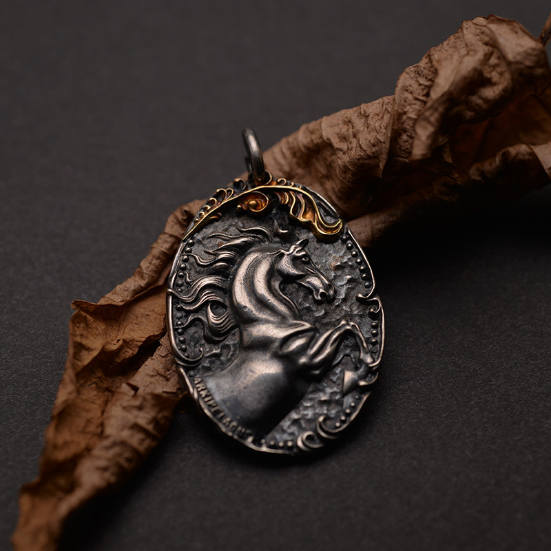 偶屿新品925银马吊坠复古民族风金唐草坠子个性飞马椭圆项链挂坠