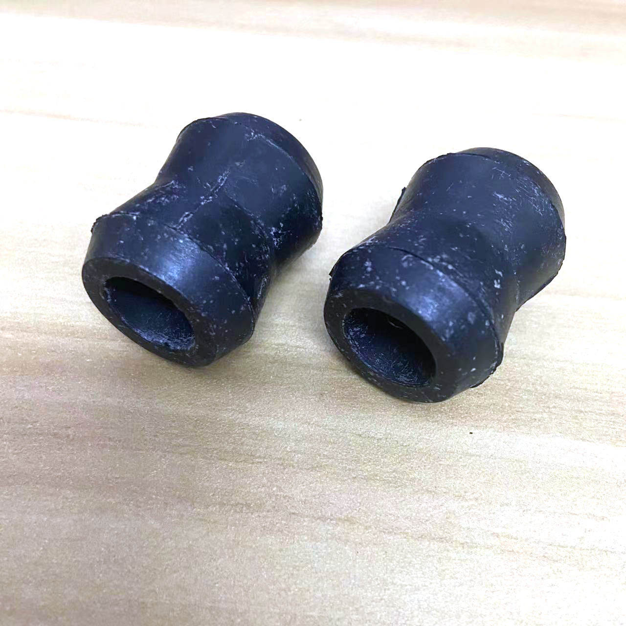 适用于帕拉丁奥丁d22东风锐骐皮卡胶套前减震机衬套前后减振器