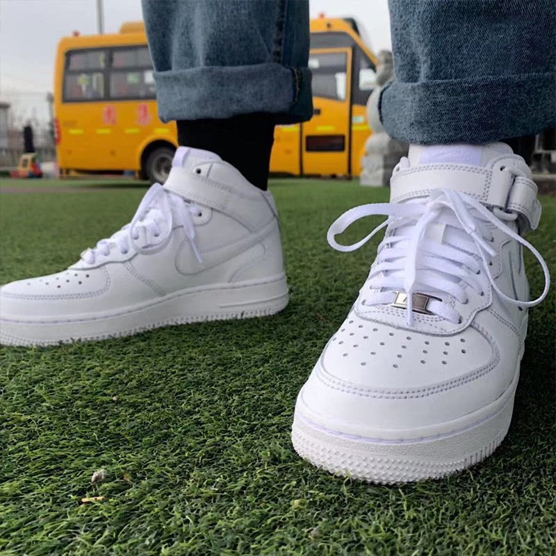 nike空军一号镭射 中帮大额优惠券