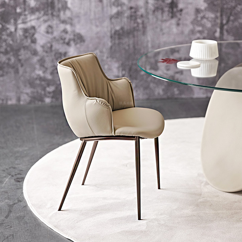 餐椅轻奢高级感意式现代家用真皮简约单人休闲椅设计师款扶手书椅