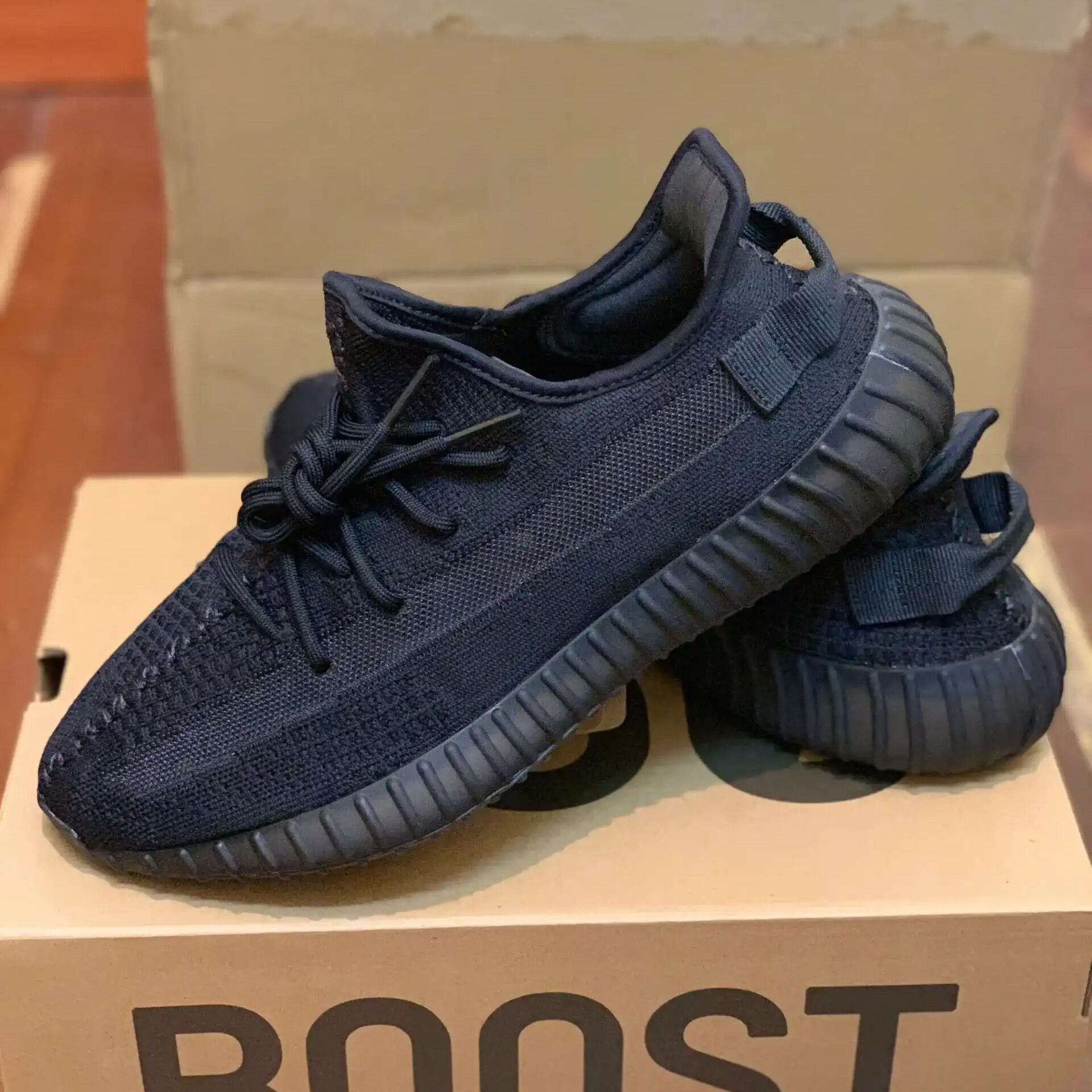 椰子350黑武士图片