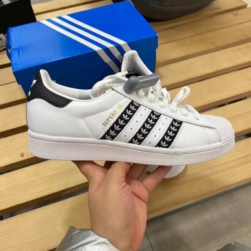 adidas三叶草男女鞋SUPER