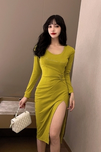 Sexy high slit slim dress with bottom and buttocks