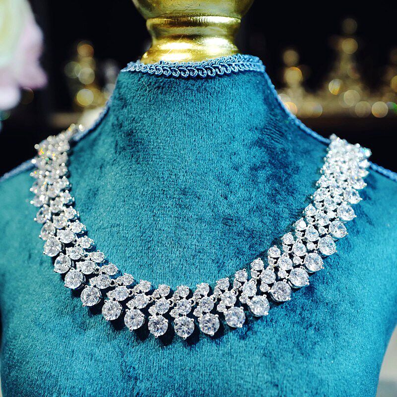 高级感奢华大气宝石晚礼服配饰圆形新娘主婚纱项链装饰结婚饰品女