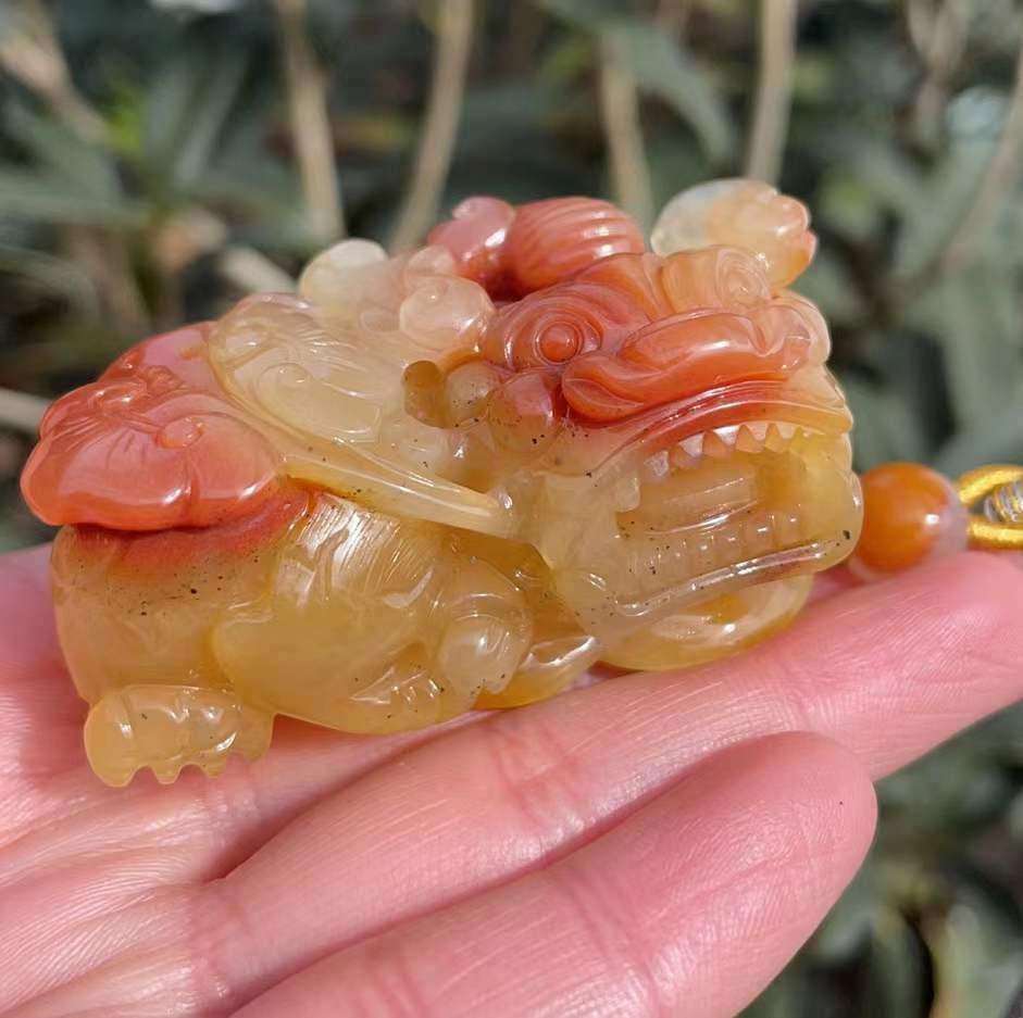 杨玉家云南天然黄龙玉鸿运当头阴阳眼精雕霸王貔貅手玩件证书包邮