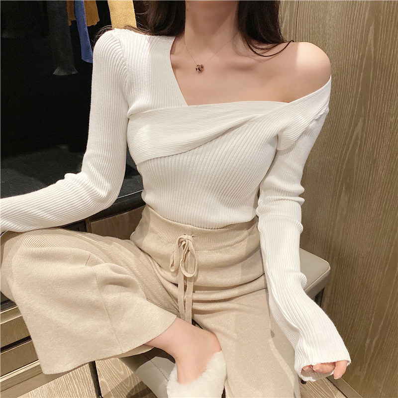 斜肩v领打底毛衣女2021新款洋气上衣个性感漏锁骨修身内搭针织衫