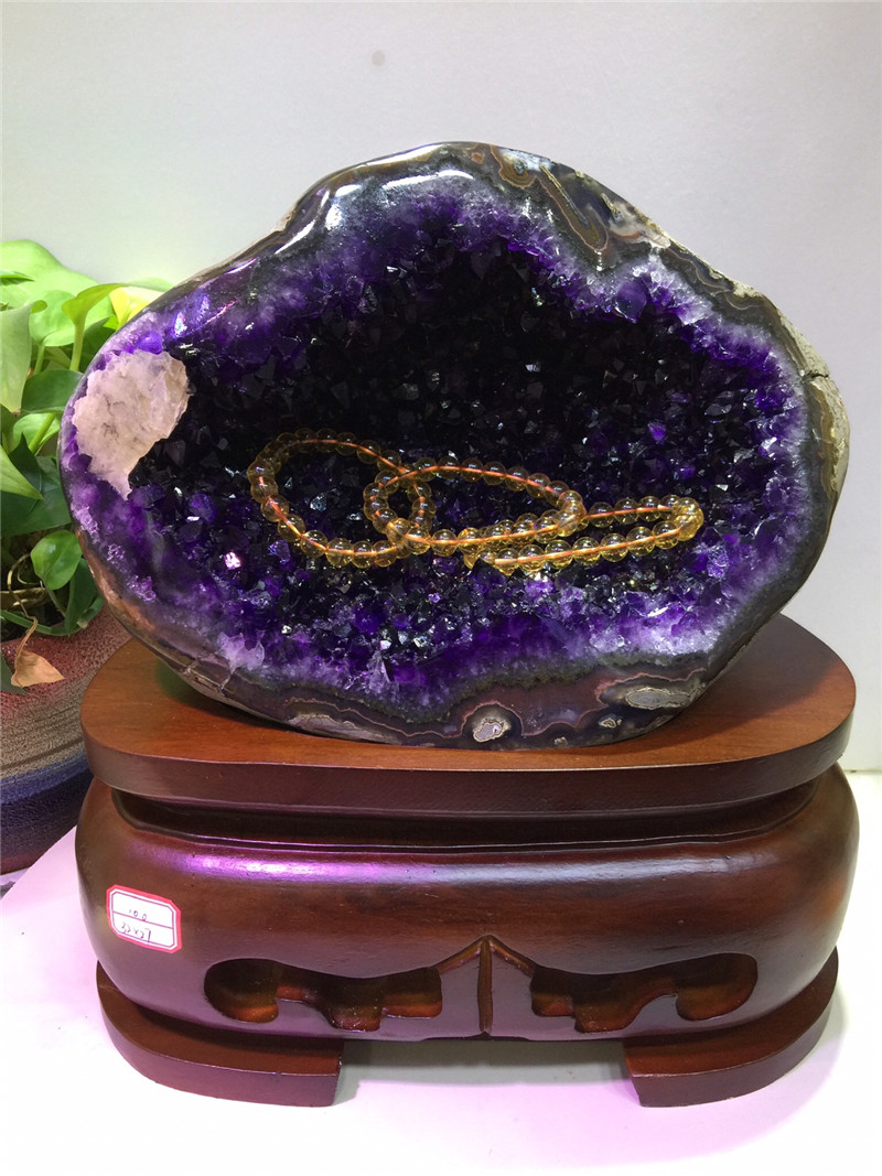 热销紫晶洞办公摆件