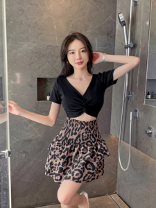 Real shooting sexy open waist Leopard Print Skirt two-piece set of spice girl V-neck Jazz open navel Top + leopard print