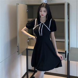 A-line dress with waist reduced and thin baby collar