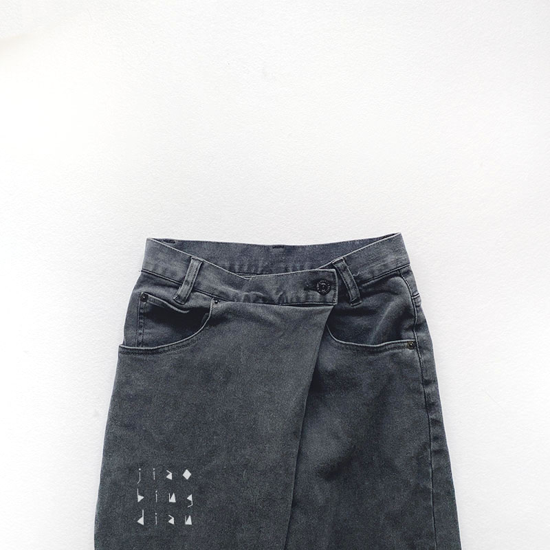 0324 一条有态度的裤子 低调设计感不对称叠襟高腰宽松直筒裤
