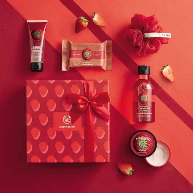 热销the body shop套装_body shop/strawberry gift set草莓礼盒套装
