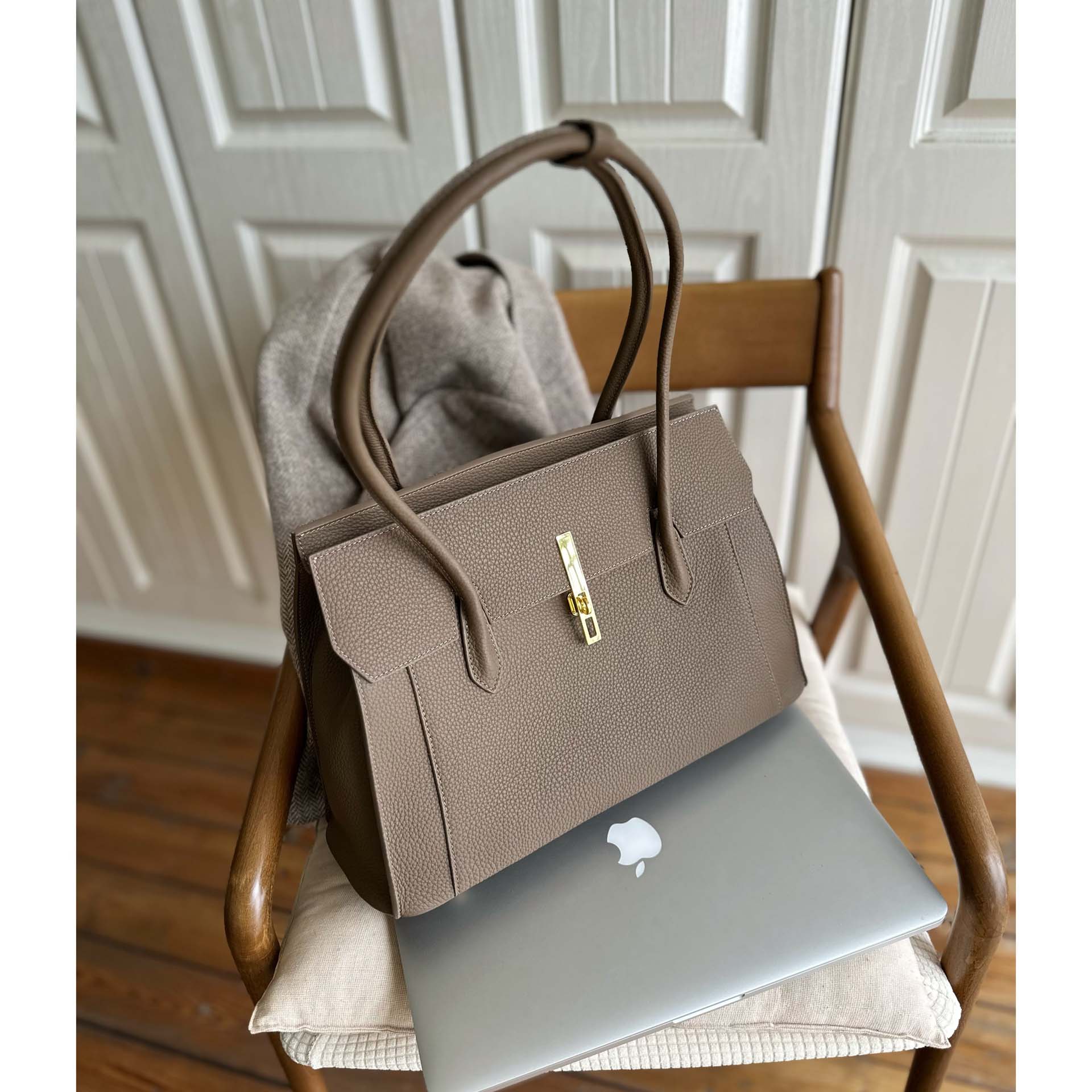 女式包包网站建设定位_(女士包包哪个网站比较好)