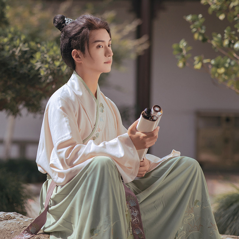 重回汉唐清风游原创汉服男交领襦裙刺