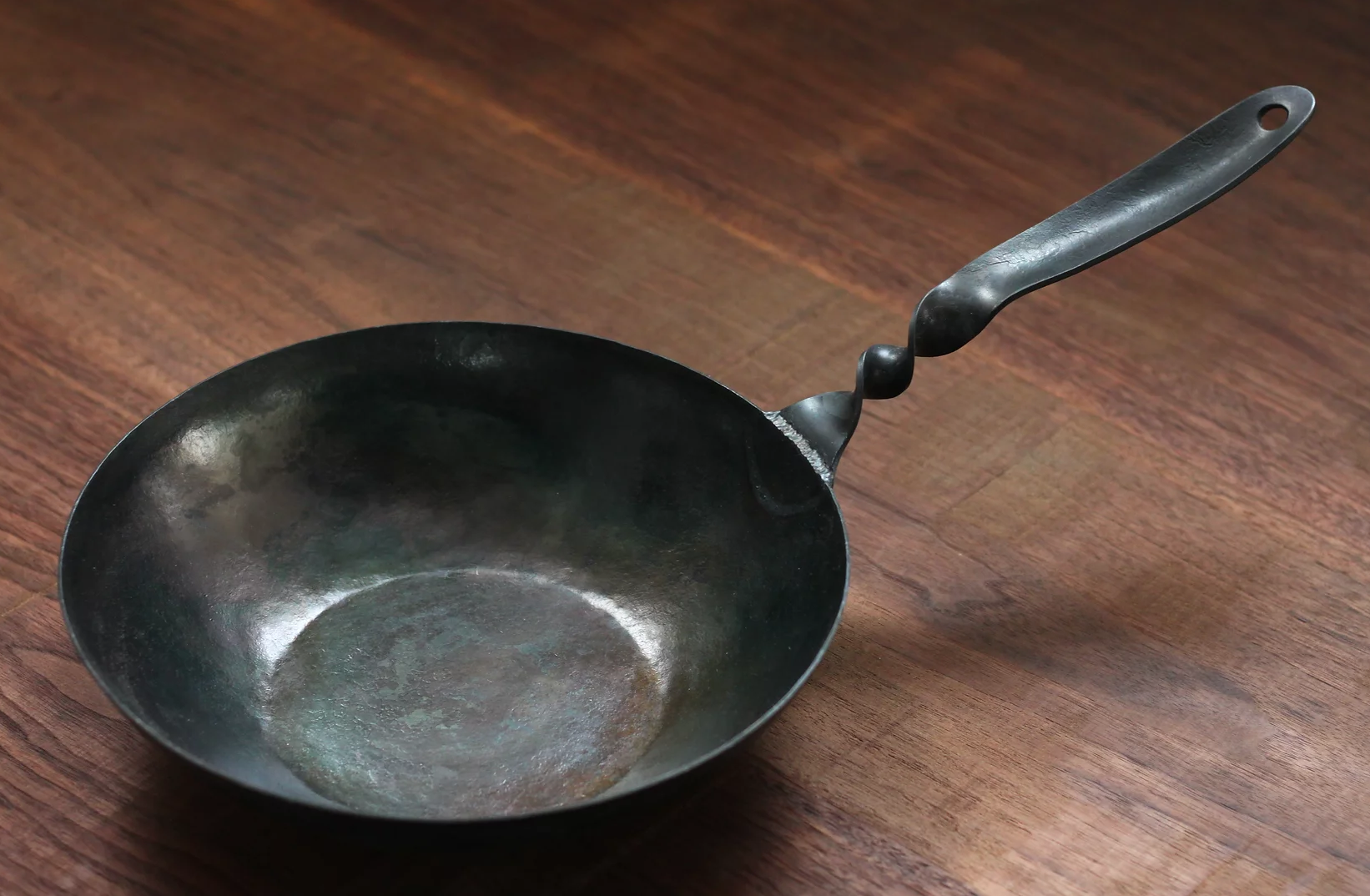 煨灶猫日本职人手作铸铁带把炒锅煎锅圆底锅预约款