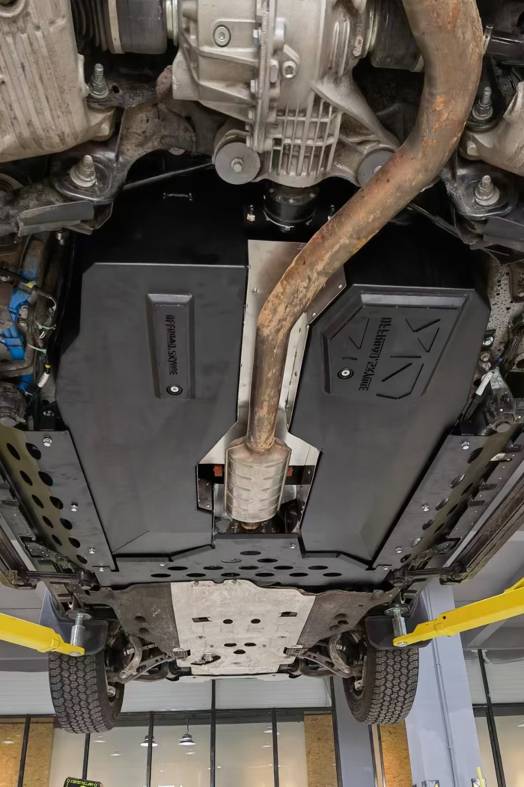 新款 衛士 110 Defender 90 加大油箱 越野裝備 副油箱 兩門 四門在類目 汽車/用品/配件/改裝, 汽車零配件, 車用附件, 備用油箱中 - 來自Buy2taobao.com提供專業的淘寶代購服務