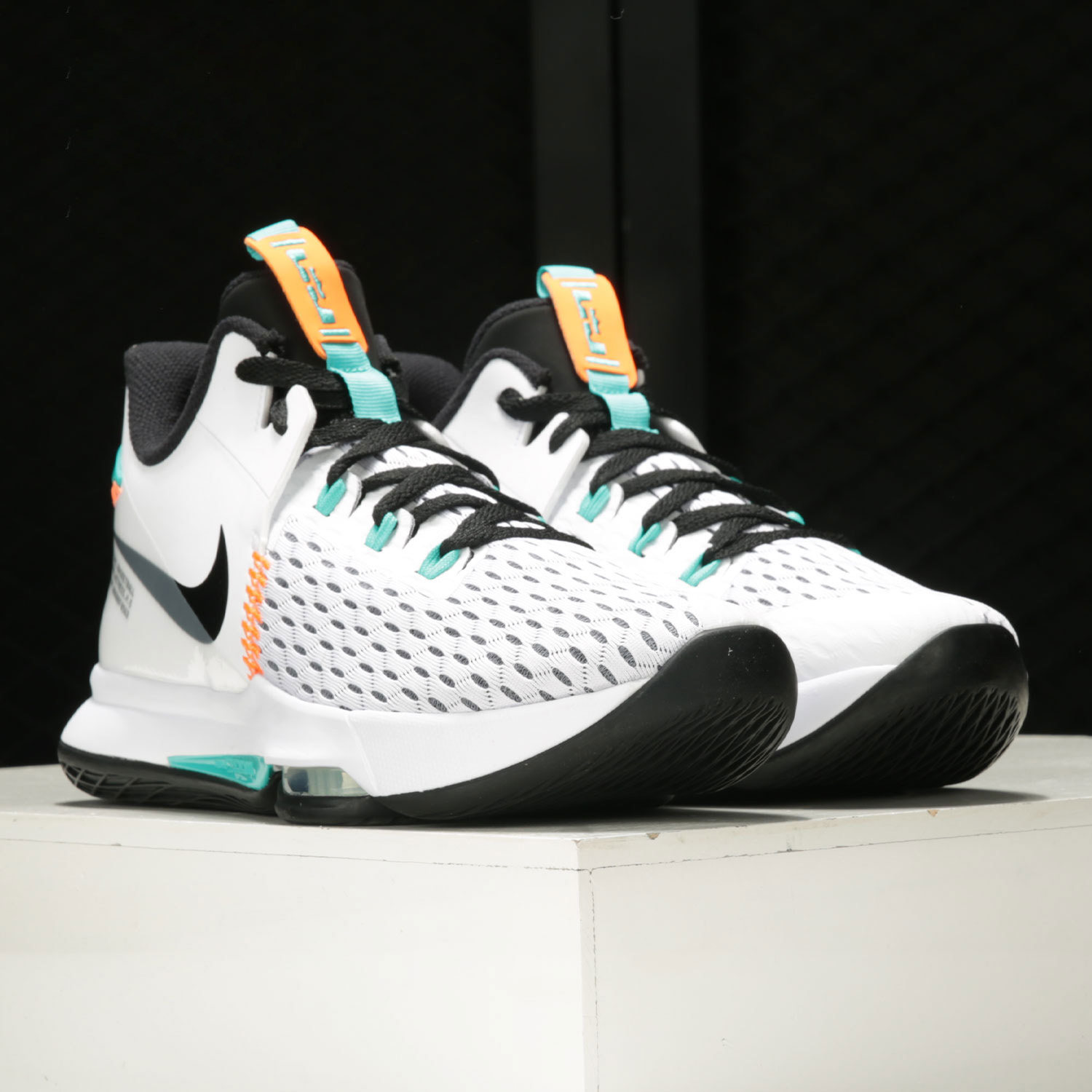 nike/耐克正品lebronwitness5lbj詹姆斯实战运动篮球鞋cq9381-100