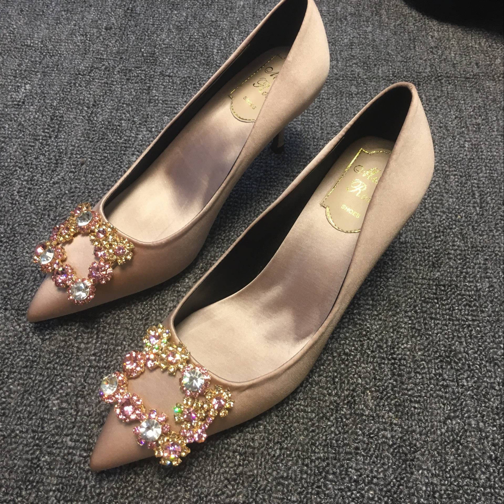 rv平底鞋尖头水钻方扣单鞋大额优惠券