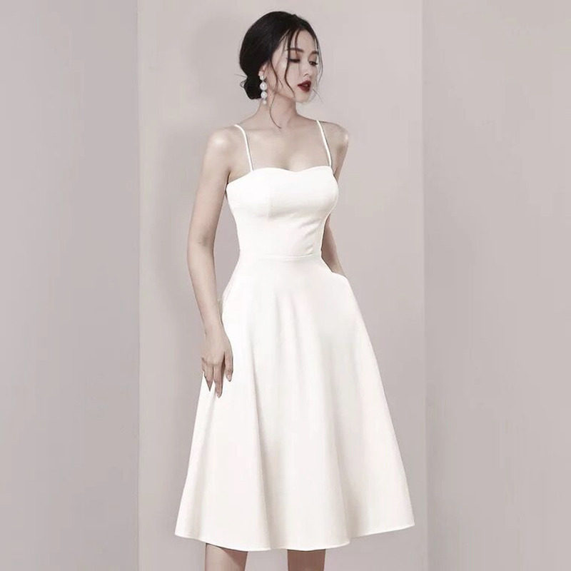 白色吊带抹胸连衣裙