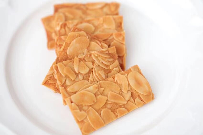 杏仁薄脆饼干零食小吃港式礼盒送人已售16￥238折后价￥238天猫新品