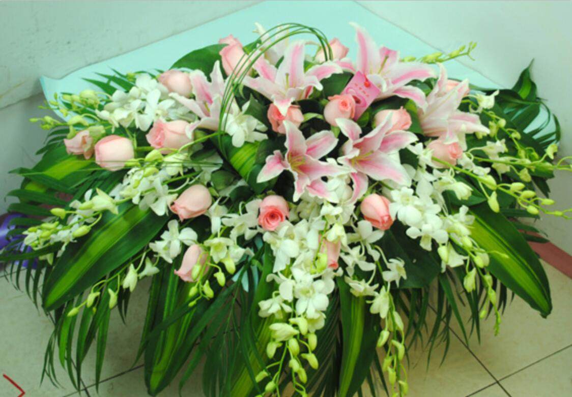 会议桌花鲜花演讲台花摆台婚礼签到商务用花成都同城鲜花速递配送