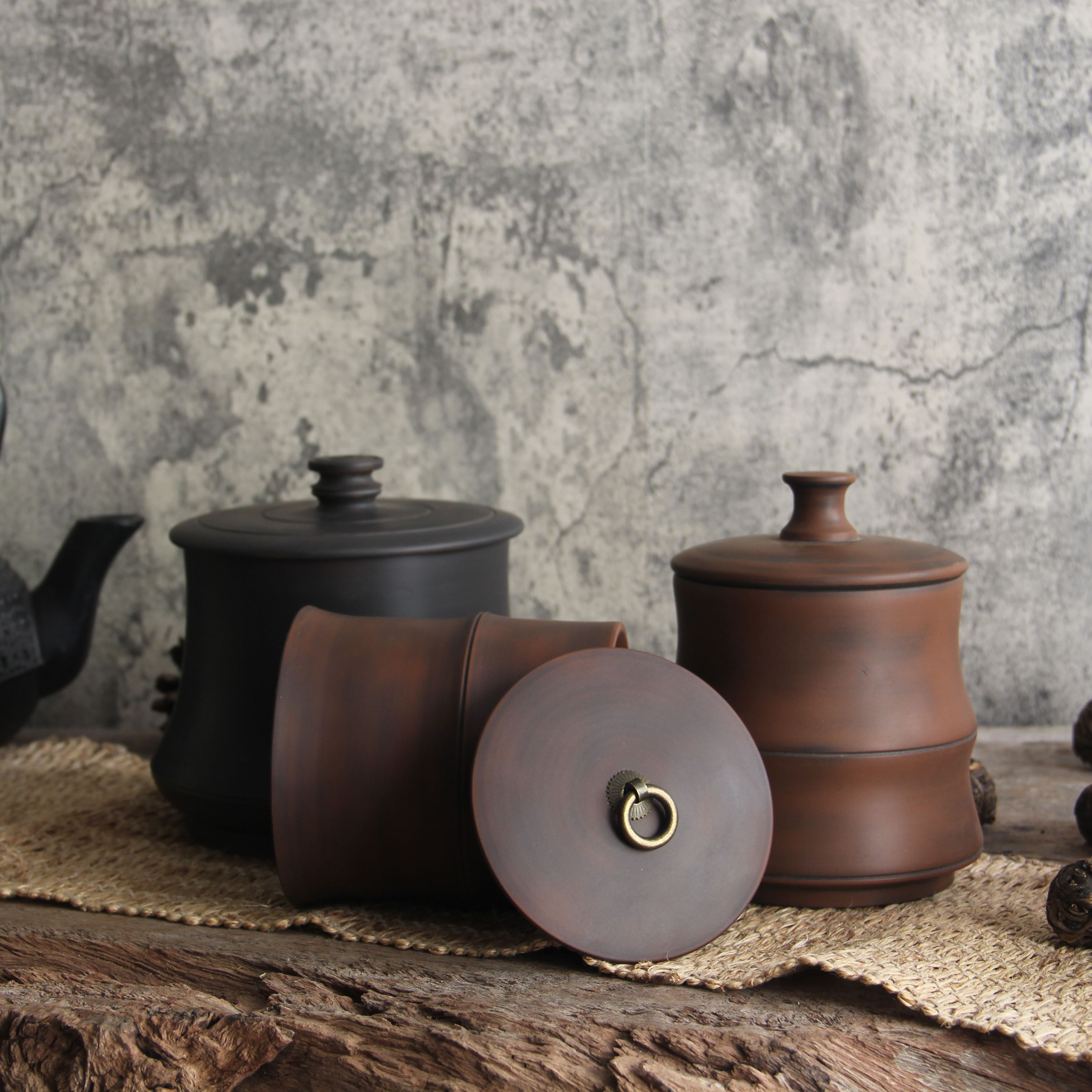 云南建水紫陶醒茶罐 小号全手工防潮散茶罐 357克饼茶单饼存茶罐