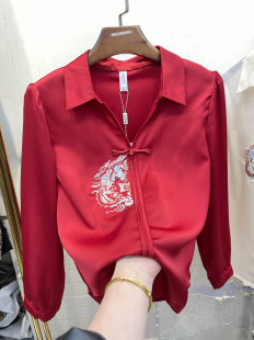 刺绣国风衬衫上衣2024春装新款翻领缎面垂感大红色长袖套头女衬衣