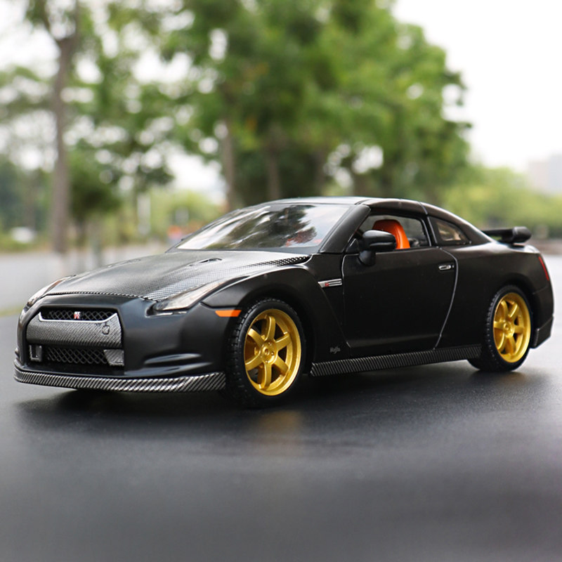 美驰图124日产gtr车模战神2017速度与激情7仿真合金汽车模型跑车