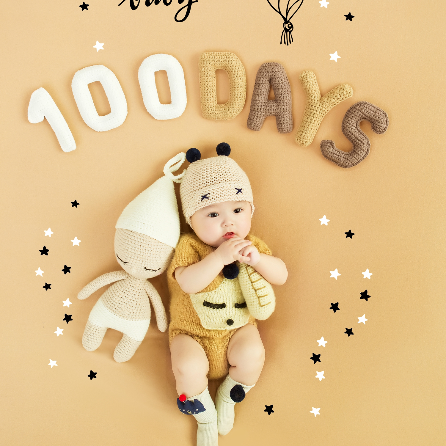 熊孩子100天衣服宝宝白色拍照男孩百天照出租国潮女孩拍摄服装