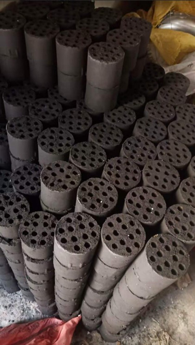 蜂窝煤燃烧煤饼直径10cm高约7cm