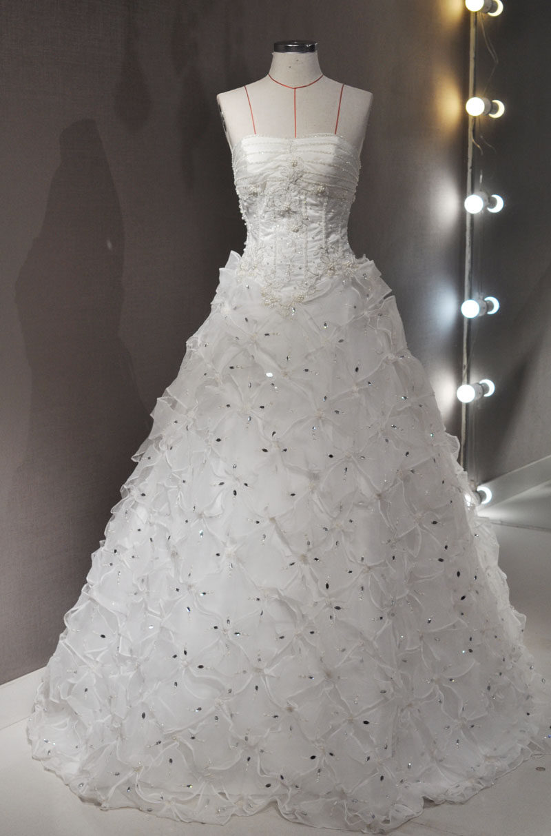 全新处理婚纱纯白色 出口重工特精致显瘦版型大摆齐地抹胸 公主款