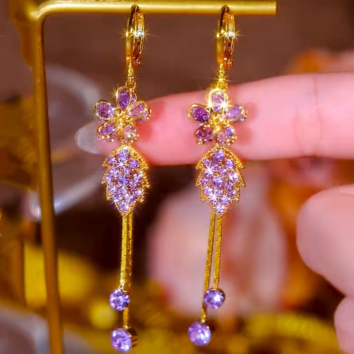 紫色轻奢气质麦穗锆石流苏设计耳环时