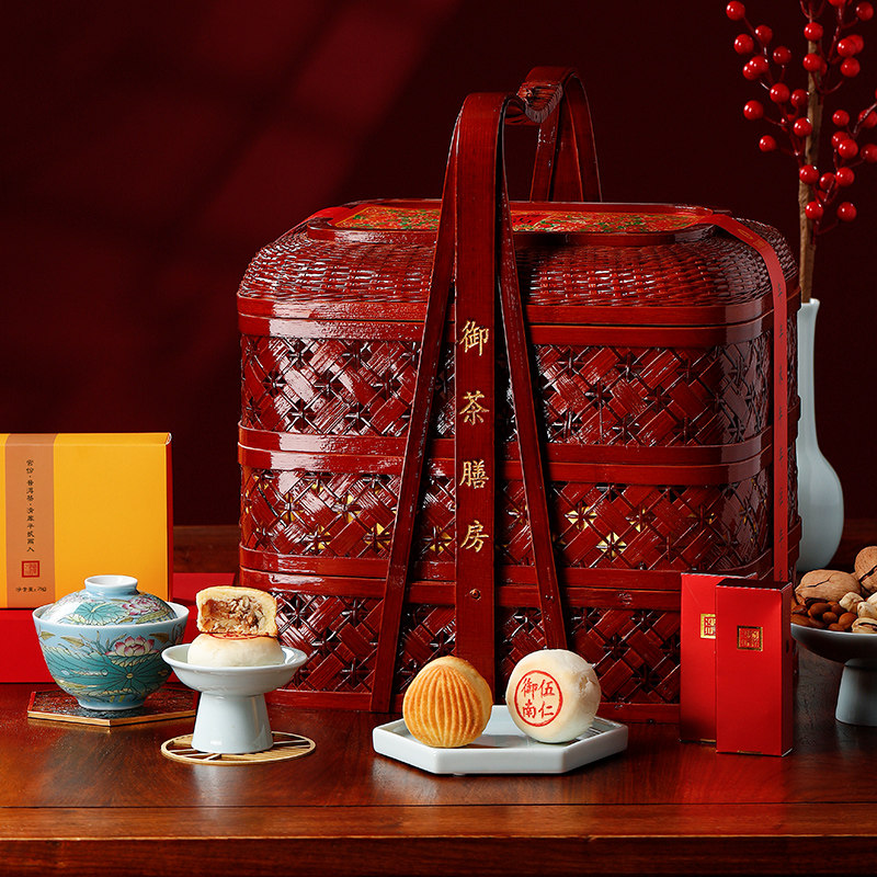 御茶膳房高档年货礼盒新年礼物春节礼品过年特产糕点高端竹编提篮