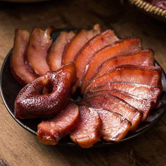 四川奉节三角坝腊猪拱嘴猪脸 柏树枝烟熏 农家粮食猪自制两件包邮