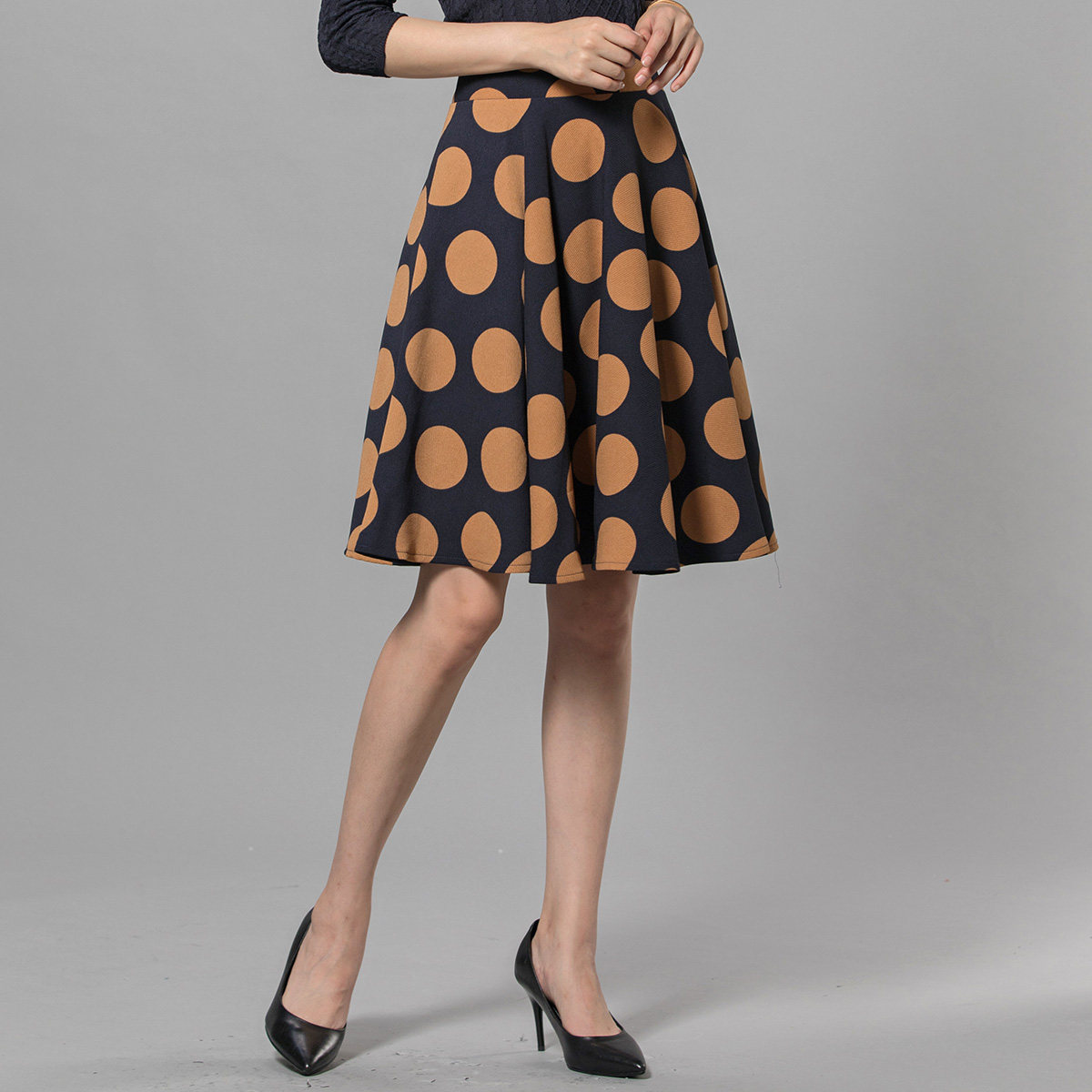 特尚莱菲旗舰店的优惠券大全—半身裙秋冬女新款时尚圆点印花短裙子