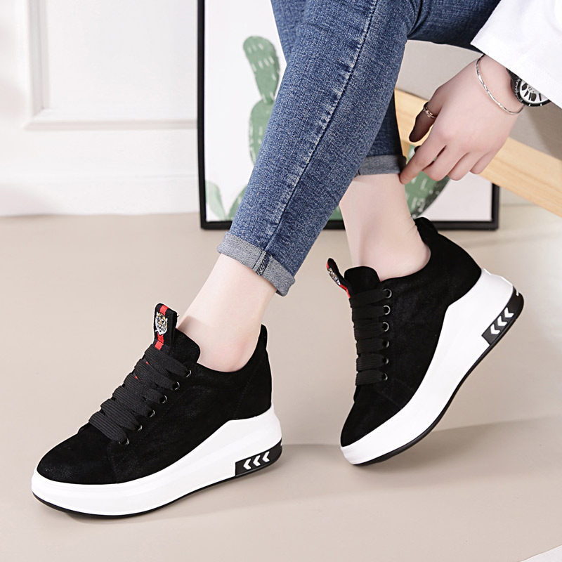 高帮内增高女鞋显瘦