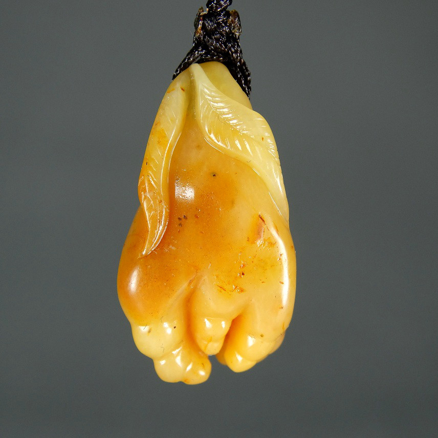 寿山石 精品田黄石 佛手 含绳6.96克 肉色好工艺细腻