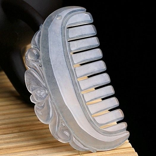 [源头好货-四会]老坑冰种翡翠a货梳子吊坠 7.98克