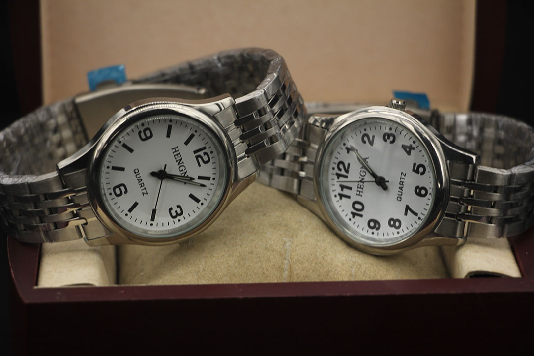 全新亨纳罗宝不锈钢原装新式表带手表