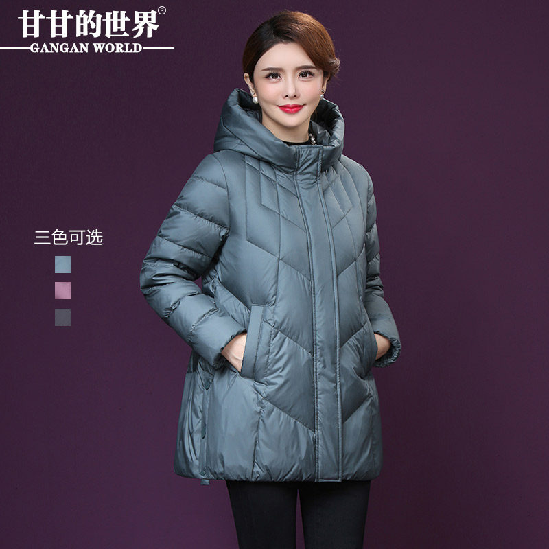 甘甘的世界品牌女装2021冬新款短款宽松收腰显瘦连帽白鸭绒羽绒服