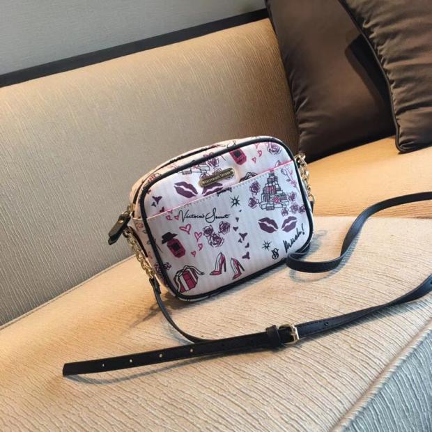 vs Small square package Messenger Bag Victoria Secret Messenger One shoulder Small bagin the Leather/Lady bags/Men's bag, Ms. bags category - from Buy2taobao.com to provide professional Taobao agent buy service