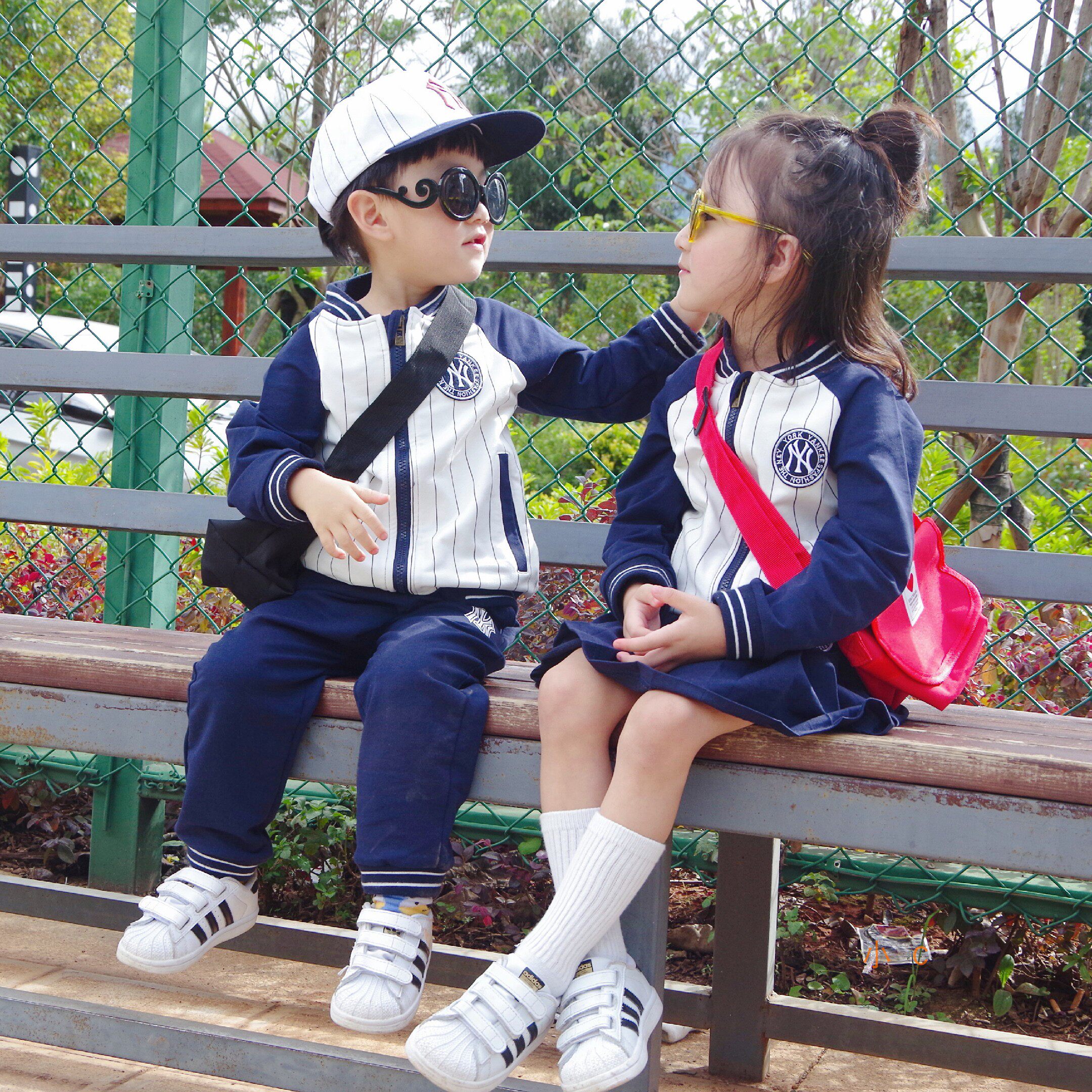 一折男女童装套装冬兄妹装_2020秋冬棉幼儿园班服休闲宝宝男女儿童装