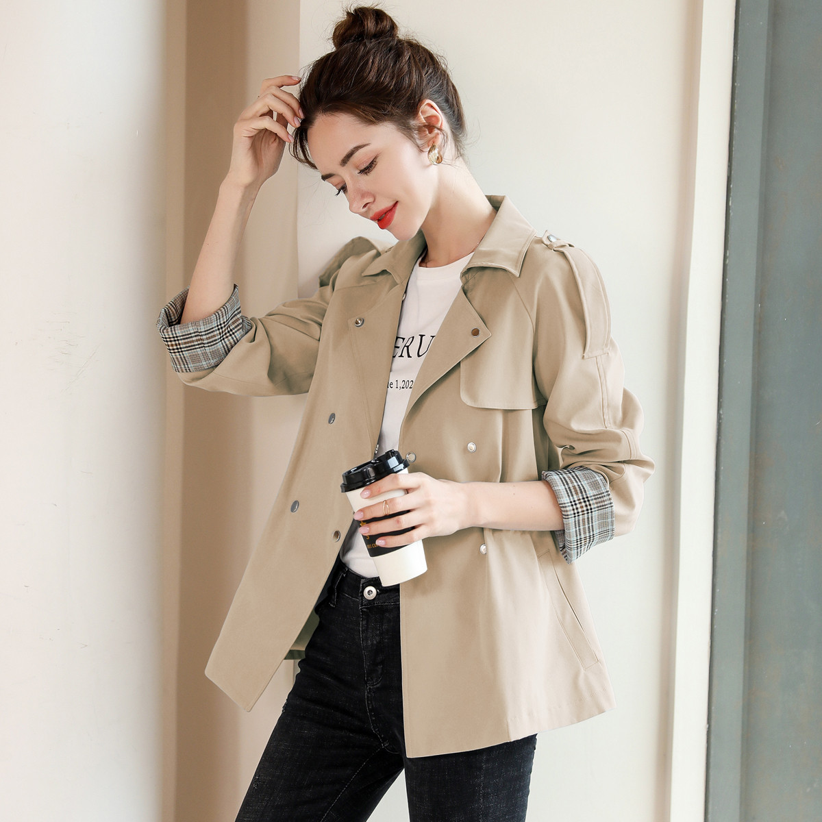 秋季新款翻领双排扣收腰短款风衣翻边长袖女士上衣时尚工装外套