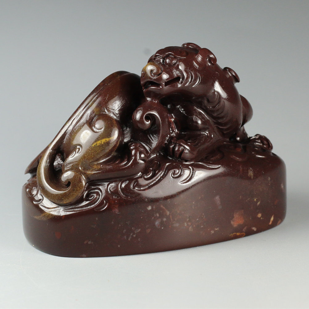 寿山石 月尾紫 《螭龙钮》印章