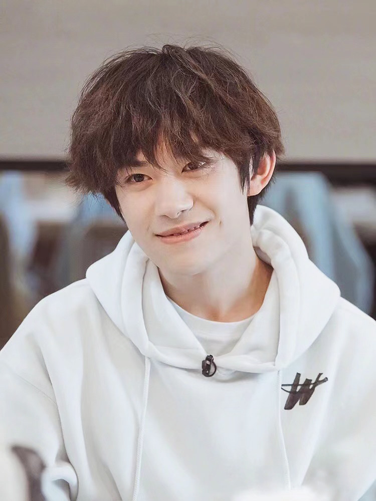 易烊千玺同款we11done金属系环纯色连帽加绒卫衣帽衫男女款情侣款