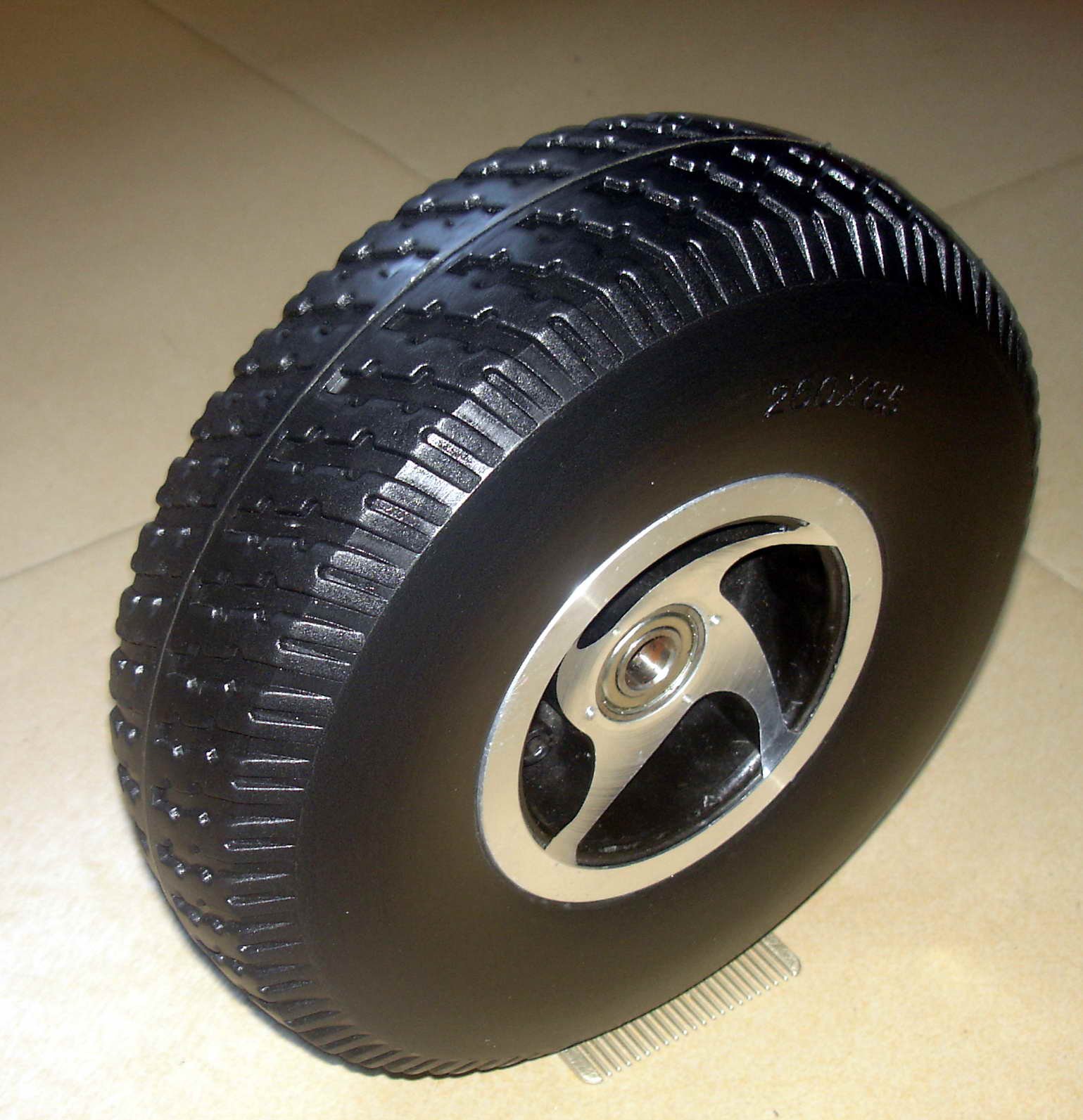 电动滑板车pu实心免充气轮胎10寸带铝合金轮毂