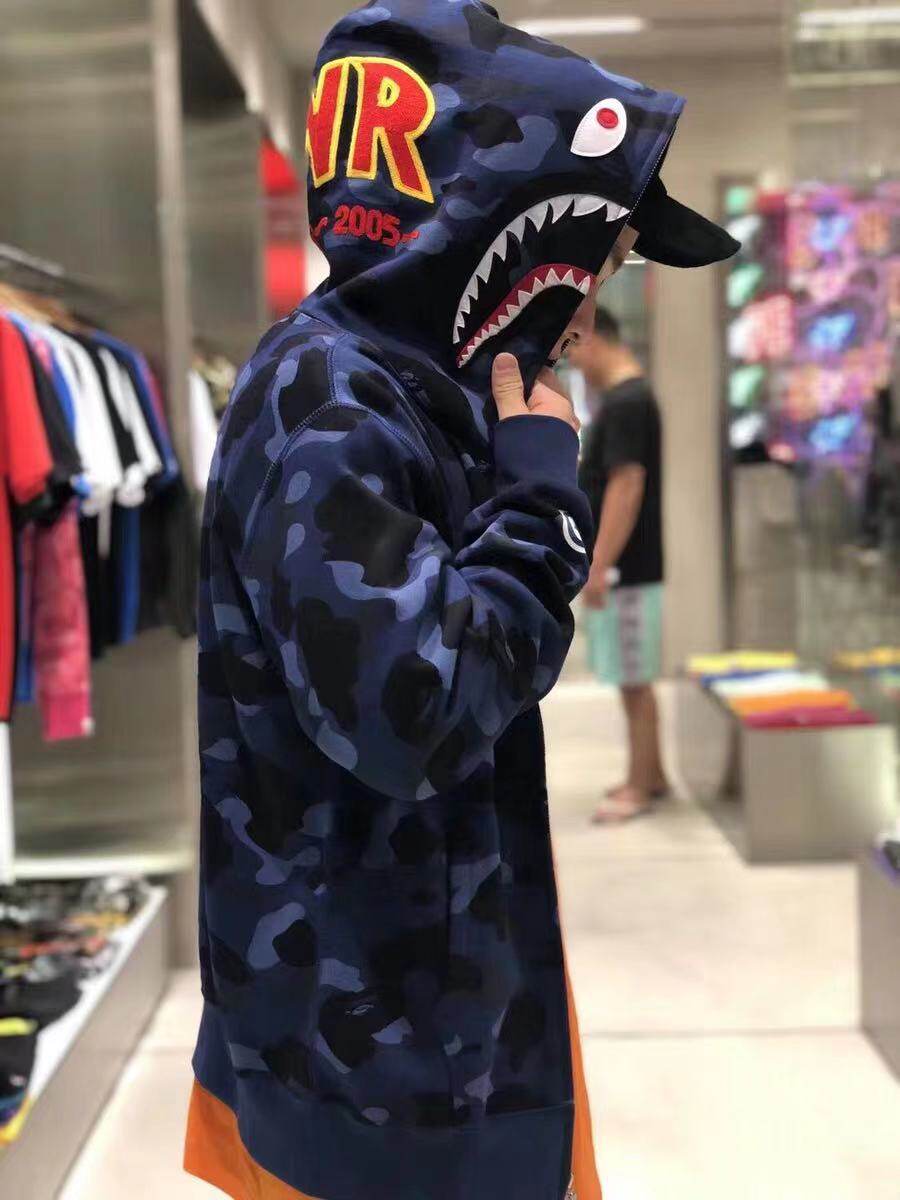 一折bape外套_国内现货 bape color camo ponr shark新款鲨鱼迷彩卫衣