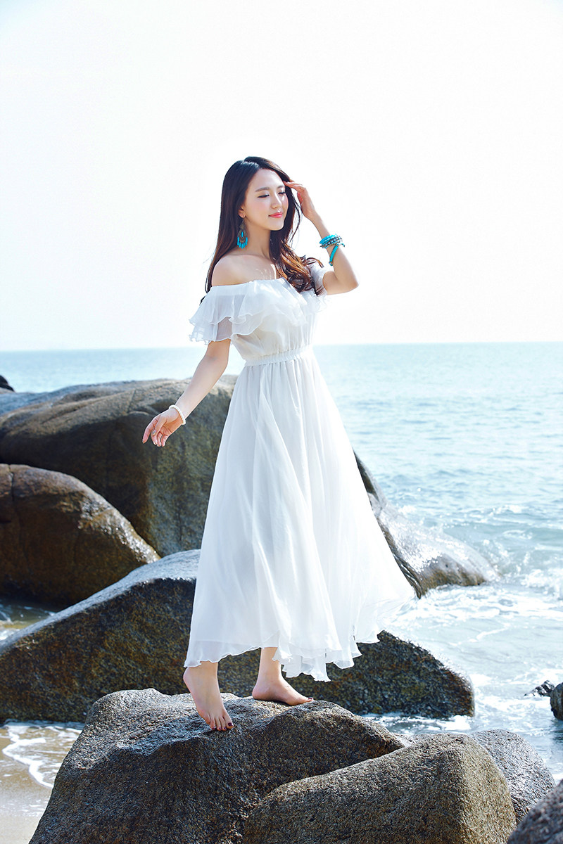 度假沙滩裙抹胸雪纺连衣裙一字领露肩白色长裙海滩裙