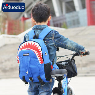 小鲨鱼出游背包儿童书包小学生1-2-6年级男生背包潮夏令营旅行包